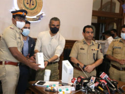 Suniel Shetty distributes 800 air purifiers to be installed at police stations