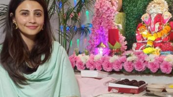 Daisy Shah looks elegant in Indian attire as she celebrates Ganesh Chaturthi at her place