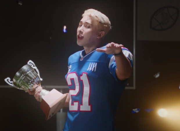 Wonho embraces brightest moments of life in romantic music video ‘Blue’