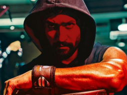 Vicky Kaushal flaunts his pumped muscles in his midnight workout