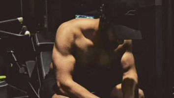 Vicky Kaushal flaunts his chiselled physique; fans going gaga over his look