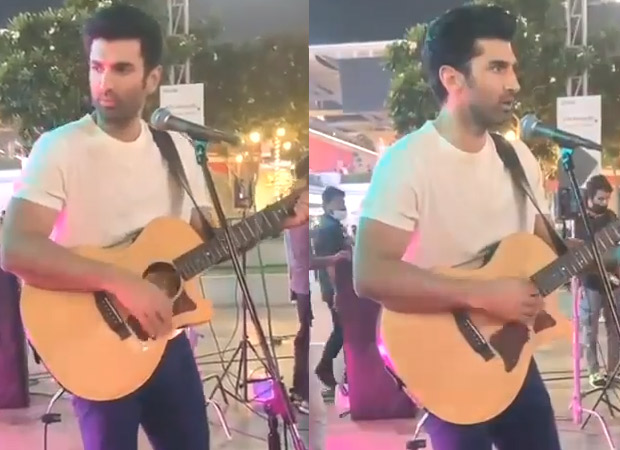Aditya Roy Kapoor surprises fans with impromptu performance in Gurugram, fan says 'Rahul Jaykar zinda hai': watch videos