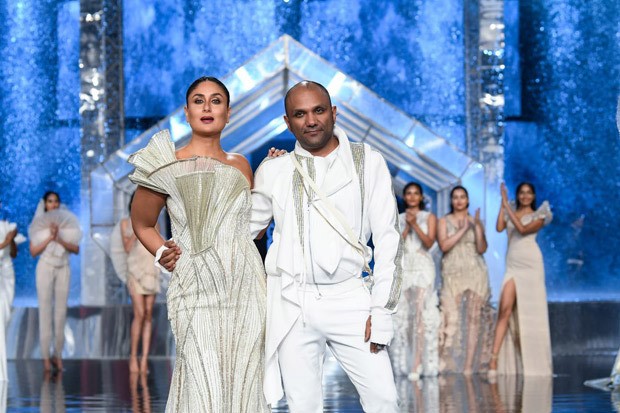 Lakmé Fashion Week: Kareena Kapoor Khan looks stunning as she walks for designer Gaurav Gupta at the finale Lakmé Fashion Week: Kareena Kapoor Khan looks stunning as she walks for designer Gaurav Gupta at the finale