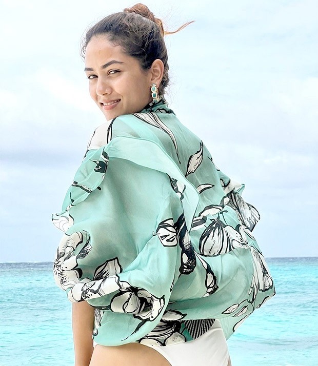 Mira Rajput Kapoor is a 'beach bum' in Maldives, dons white swimsuit and printed overlay