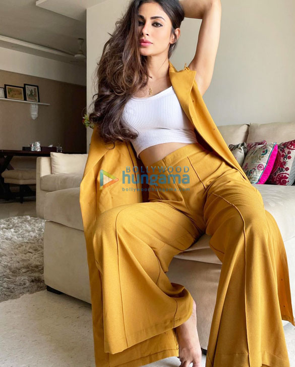 mouni roy 2 49