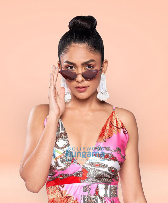 mrunal thakur 3 17