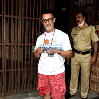 Photos: Aamir Khan spotted in Bandra