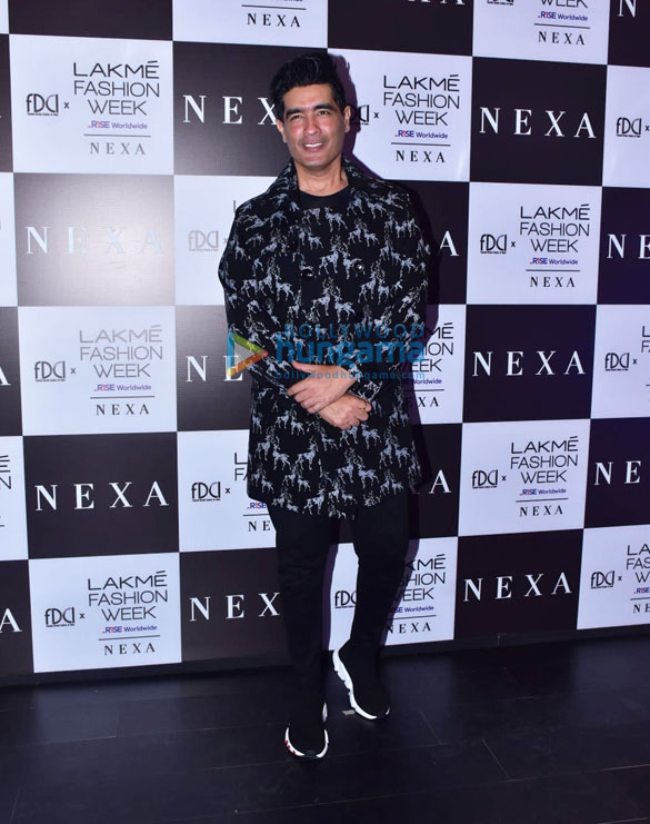 photos anil kapoor manish malhotra and kajal agarwal with her husband walk for anamika khanna at lfw day 3 7