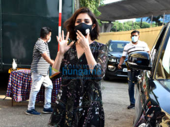 Photos: Anushka Sharma snapped at a photoshoot in Mumbai