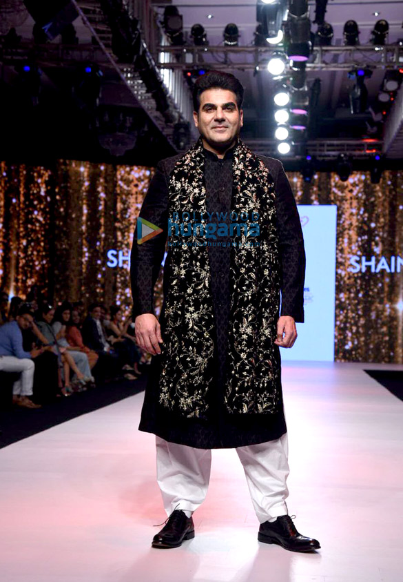 photos arbaaz khan helen and others walk the ramp at the bombay times fashion week 2021 2
