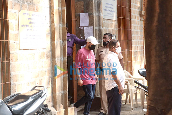 photos aryan khan and three others leave for medical check up 6