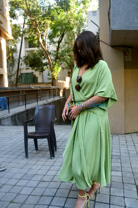 photos ileana dcruz spotted at a store in bandra 3