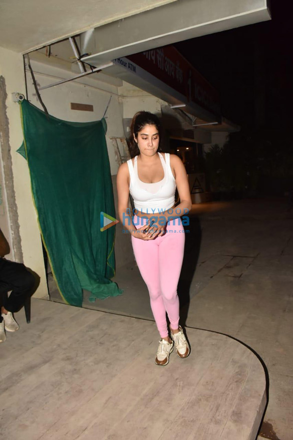 photos janhvi kapoor spotted at a gym in bandra 2 4