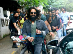 Photos: KGF star Yash spotted at Hakim’s Aalim salon