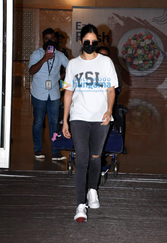 photos katrina kaif tiger shroff tara sutaria and others snapped at the airport 1