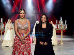 Photos: Malaika Arora, Chitrangda Singh, Soha Ali Khan and Divya Khosla Kumar walk the ramp at LFW Day 4