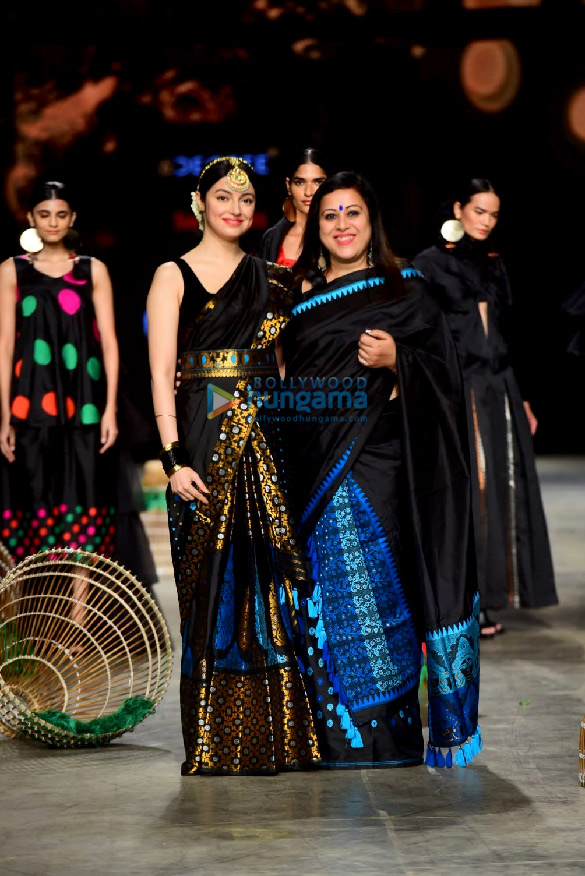 photos malaika arora chitrangda singh soha ali khan and divya khosla kumar walk the ramp at lfw day 4 4