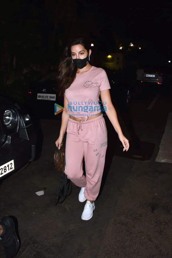 photos nora fatehi snapped at a clinic in bandra 4