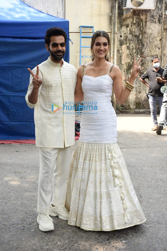 Photos: Rajkummar Rao and Kriti Sanon spotted promoting their film Hum Do Hamare Do