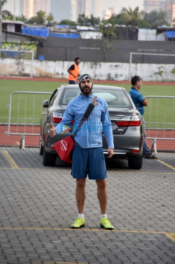 photos ranbir kapoor arjun kapoor and others snapped at football match in bandra 00 10