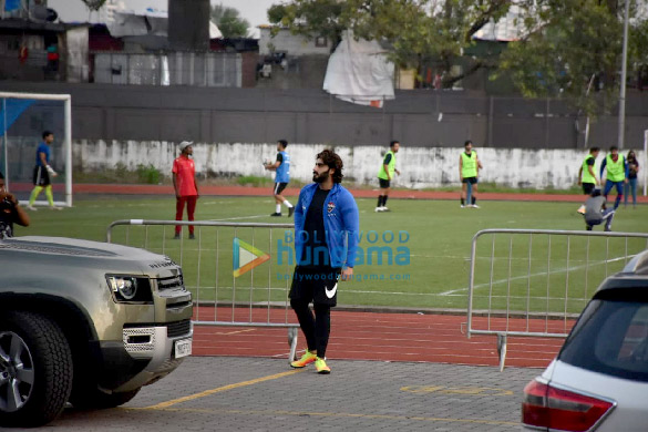 photos ranbir kapoor arjun kapoor and others snapped at football match in bandra 00 4