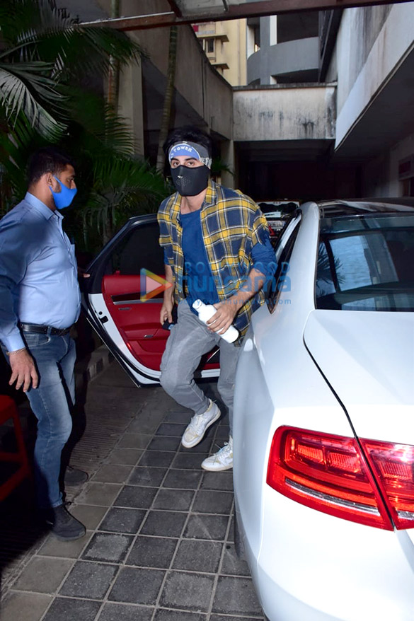 photos ranbir kapoor snapped at a dance class 1 2