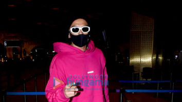 Photos: Ranveer Singh, Mrunal Thakur and Pooja Hegde snapped at the airport
