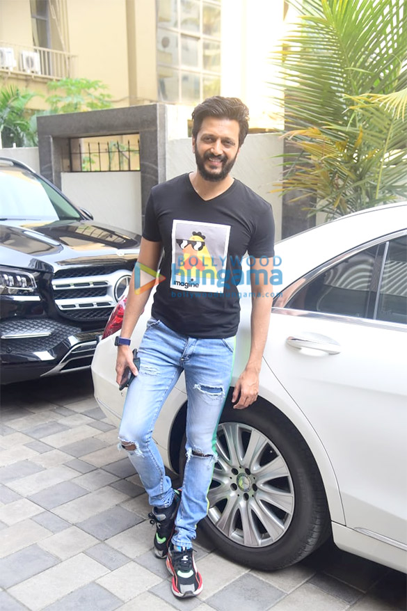photos riteish deshmukh fardeen khan snapped at t series office 2