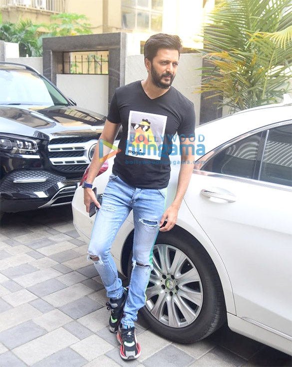 photos riteish deshmukh fardeen khan snapped at t series office 6
