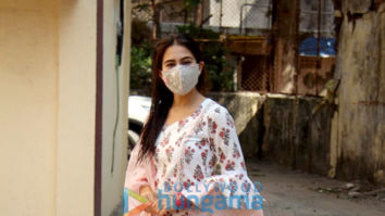 Photos: Sara Ali Khan and Pooja Hegde spotted at gym