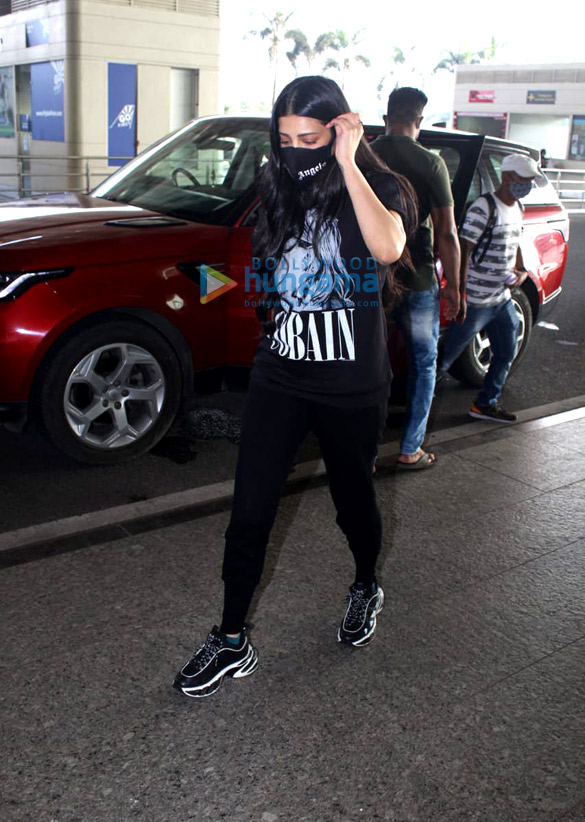 photos shilpa shetty and shruti haasan snapped at the airport 2