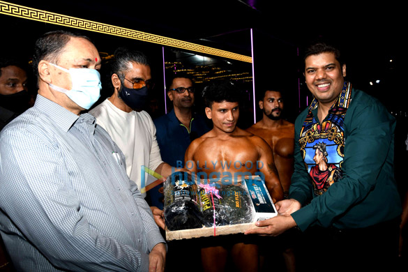 photos suniel shetty launches nitrro bespoke fitness gym in powai 8