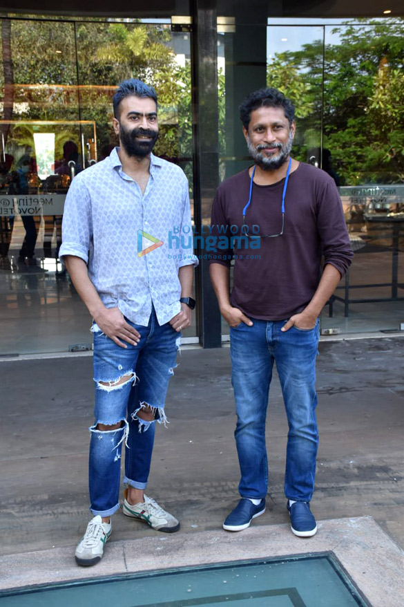 photos vicky kaushal shoojit sircar and ronnie lahiri snapped while promoting sardar udham 5