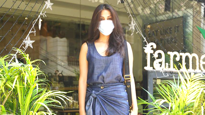 Snapped: Rhea Chakraborty at a Cafe in Bandra, Mumbai