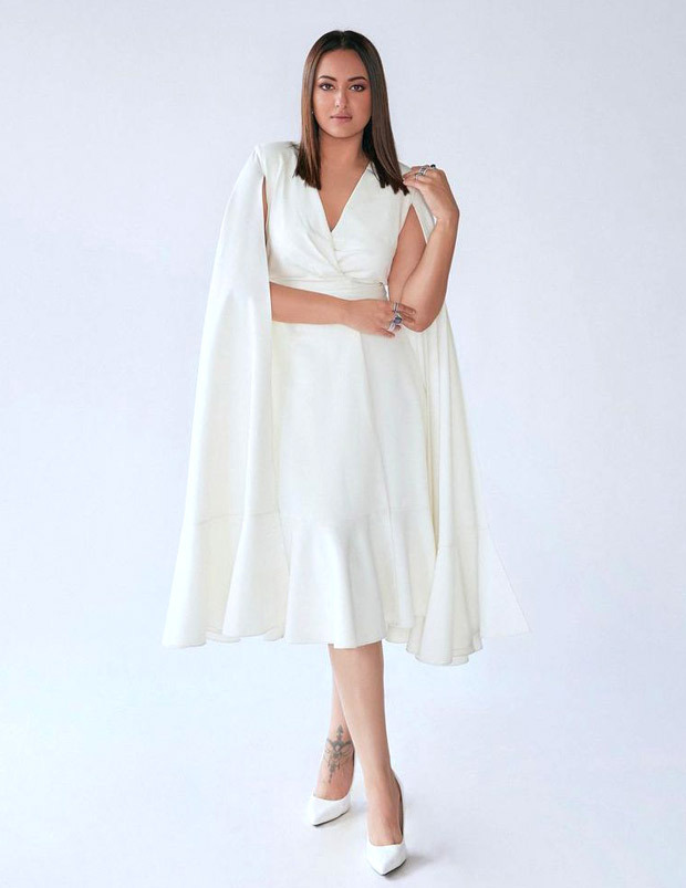 Sonakshi Sinha is an absolute vision in white Sonakshi Sinha is an absolute vision in white