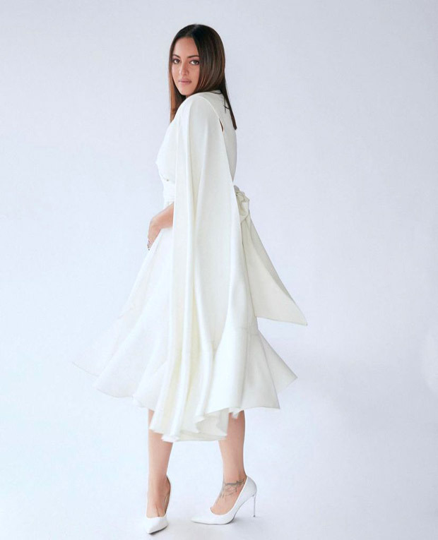 Sonakshi Sinha is an absolute vision in white Sonakshi Sinha is an absolute vision in white