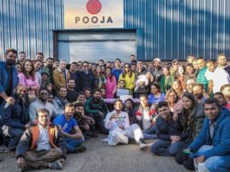 Akshay Kumar announces wrap of Production 41 co-starring Rakul Preet Singh; actor holds a doll in shoot wrap picture