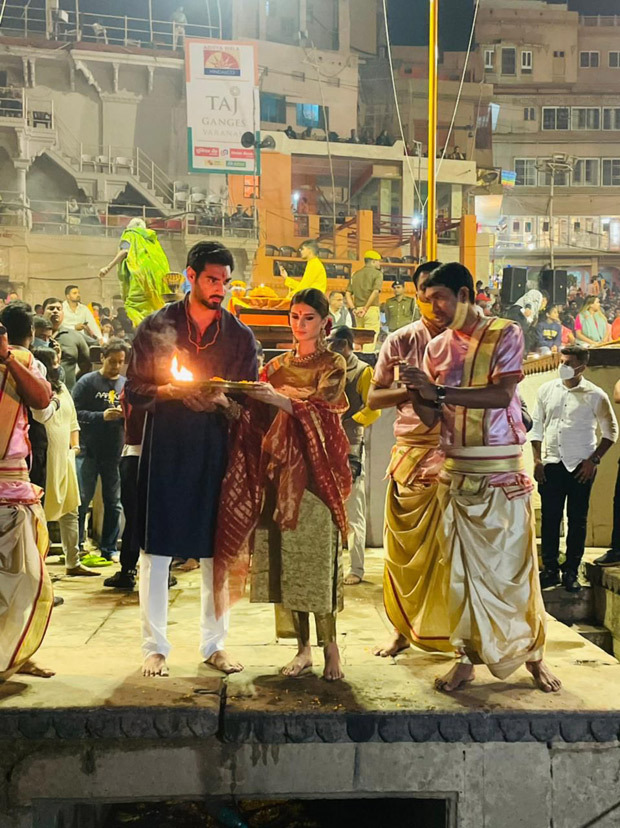 Ahan Shetty and Tara Sutaria visit Varanasi to perform Ganga Aarti and seek blessings for their movie Tadap, see photos
