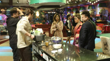 Bigg Boss 15: Rakhi Sawant lifts the sehra of her mystery husband Ritesh, says they met on WhatsApp Bigg Boss 15: Rakhi Sawant lifts the sehra of her mystery husband Ritesh, says they met on WhatsApp