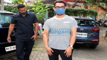 Photos: Aamir Khan spotted in Bandra