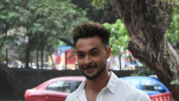 Photos: Aayush Sharma snapped at Mehboob Studio in Bandra