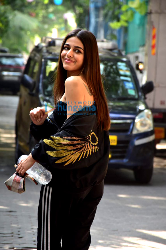 photos alaya f snapped in juhu 2 9