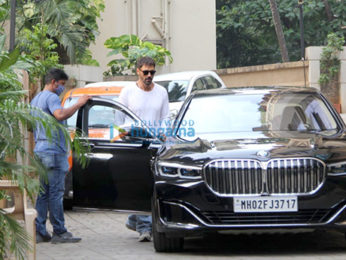 Photos: Arjun Rampal spotted in Bandra