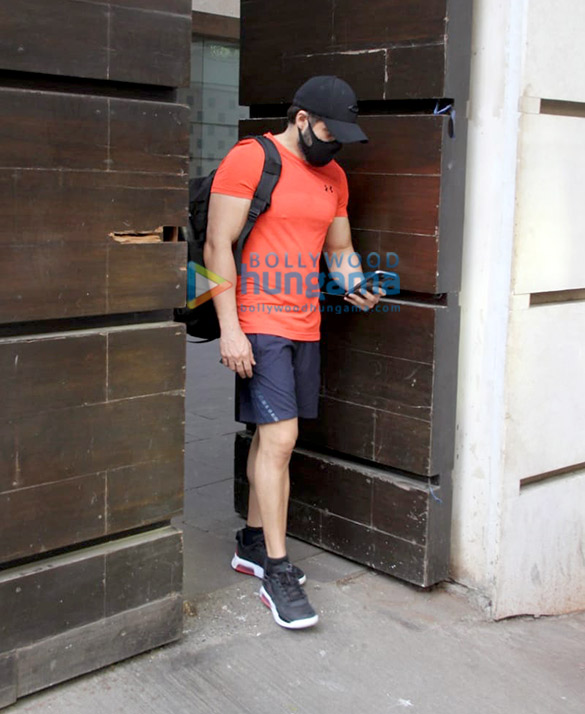 photos emraan hashmi spotted at the gym in khar 2