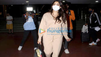 Photos: Janhvi Kapoor, Shraddha Kapoor and Varun Dhawan snapped at the airport