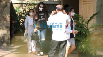 Photos: Karisma Kapoor spotted at Kareena Kapoor Khan’s house in Bandra