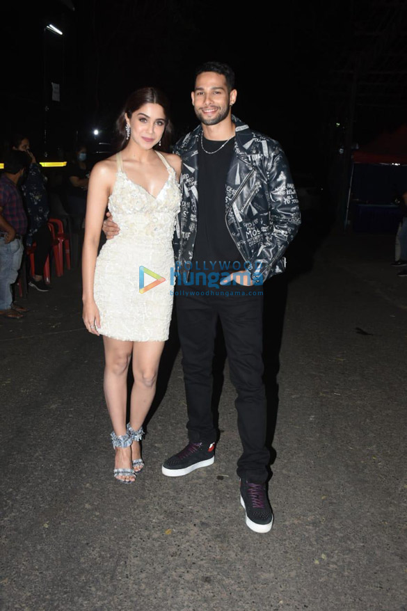 photos kartik aaryan sharvari wagh and sidhant chaturvedi snapped on the sets of bigg boss 2