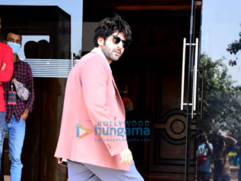 Photos: Kartik Aryan spotted at Bandra