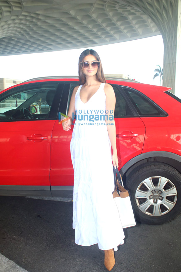 photos kriti sanon mrunal thakur ahan shetty and others snapped at the airport2 1