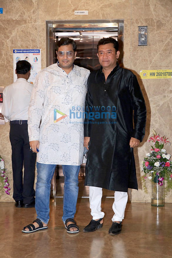 photos salman khan iulia vantur and others snapped at ramesh tauranis house for diwali party 22